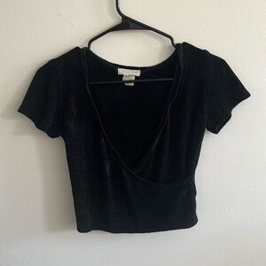 Urban Outfitters Women’s XS Black Knit V neck cropped blouse